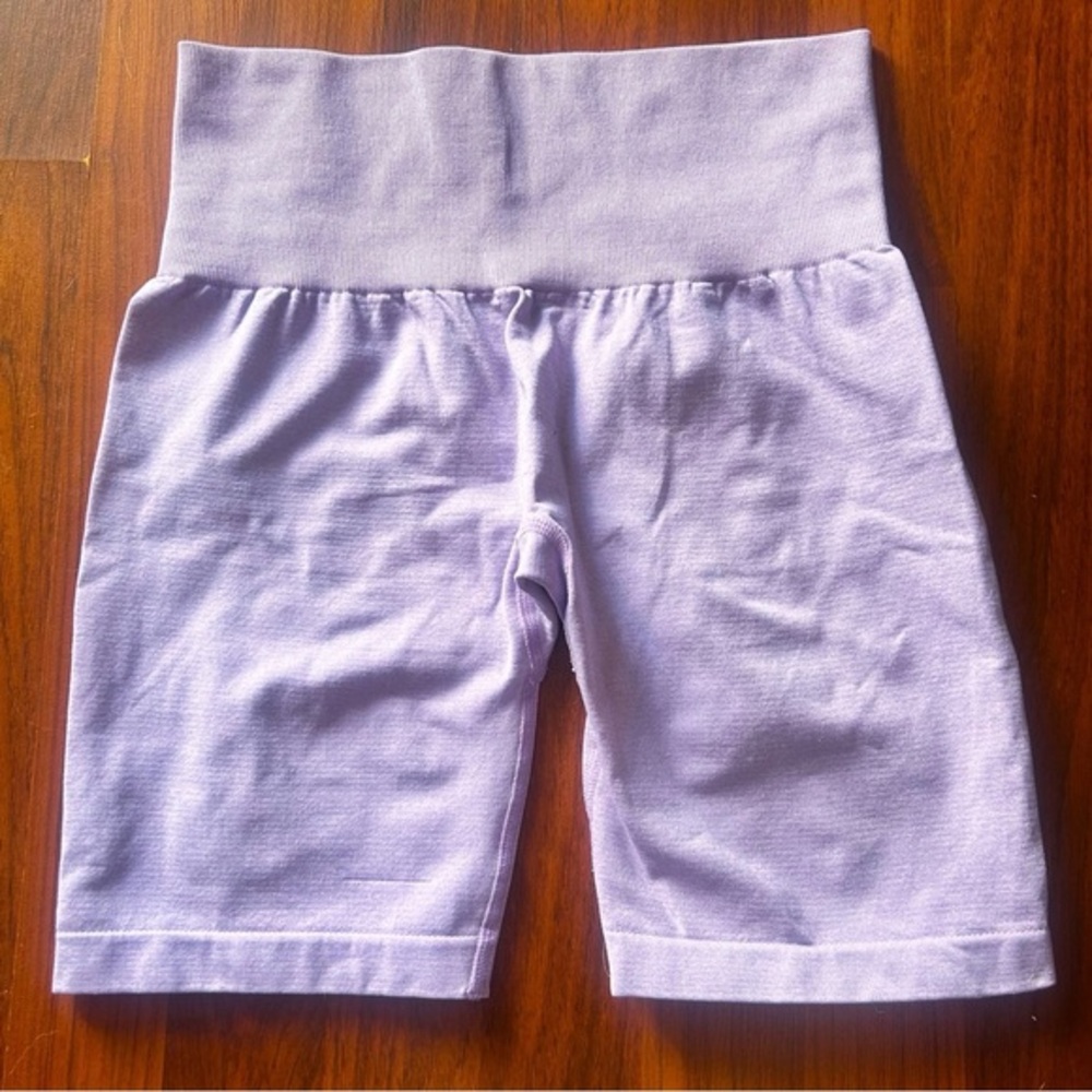NVGTN Women’s High Waisted Seamless Contour Shorts Size Small
